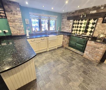 4 bedroom semi-detached house to rent - Photo 5