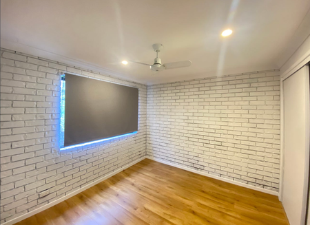 Dual-Living 5-Bedroom Home in North Maclean - Photo 5