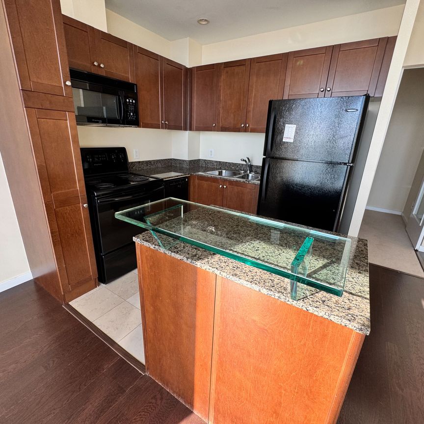 For Lease - 208 Queens Quay N/A Unit# 2008, Toronto, Ontario - Photo 1