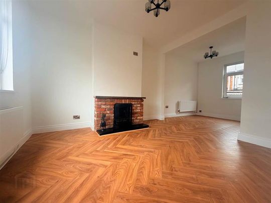 15 Victoria Gardens, Dunmurry, Belfast, BT17 0AG - Photo 1