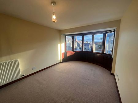Flat to rent on - Photo 2