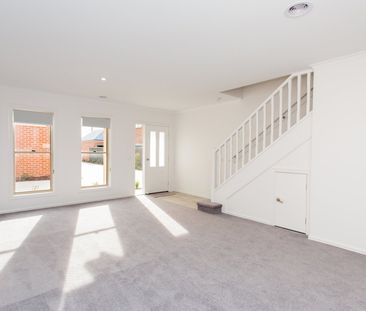 Neat & Tidy Town House Only Minutes From The CBD - Photo 2