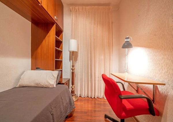 Carrer de Padilla, Barcelona, Catalonia 08025