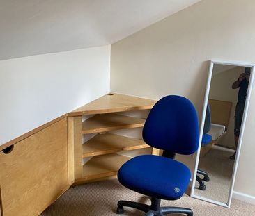 Room in a Shared House, Seedley Street, M14 - Photo 5