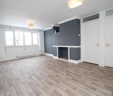 2 bedroom maisonette to rent - Photo 4