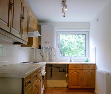 Well Presented Two Bedroom Apartment to Let in Thorplands - Photo 6