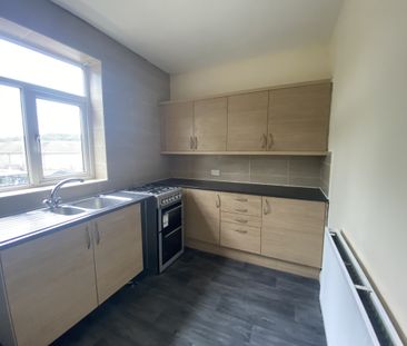 TWO BEDROOM TERRACED PROPERTY - Photo 4