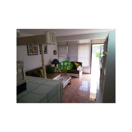 Apartment mit ca 60 qm Wohnfläche in Südrichtung und 1 Schlafzimmer - Photo 2