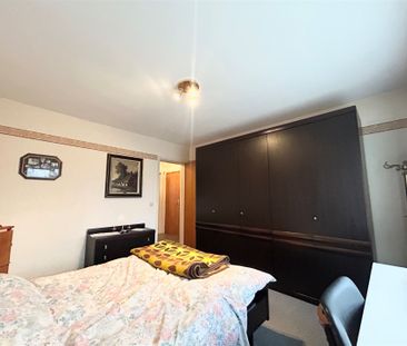 Prachtig ruim appartement met 2 slaapkamers! - Photo 1