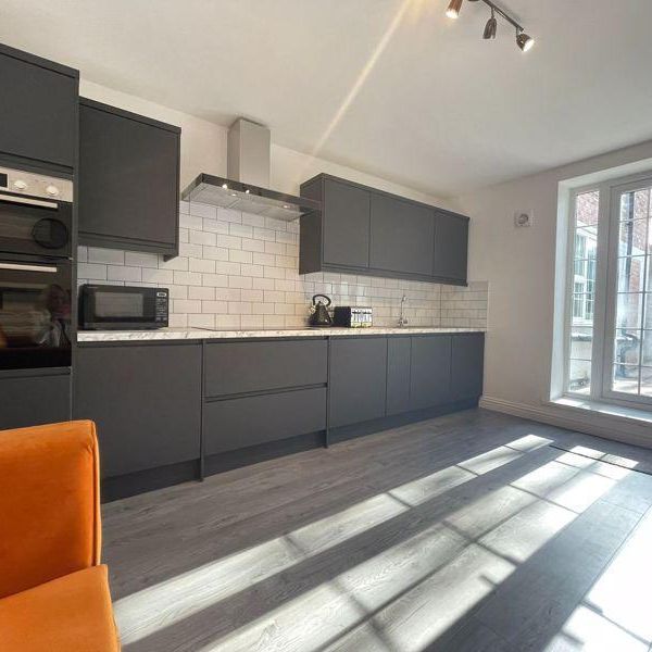 1 bedroom in a house share to rent - Photo 1