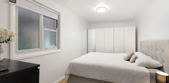 Modern Home - Photo 2