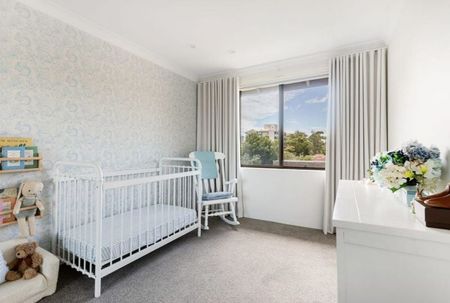 Beautiful Apartment in a Sought After Area - Photo 4