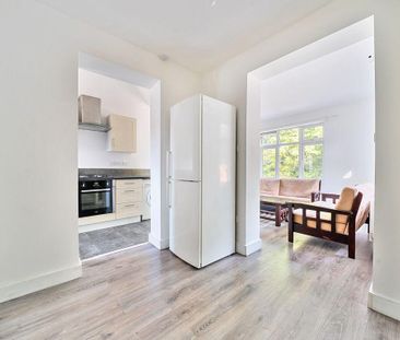 3 bedroom maisonette to rent - Photo 2