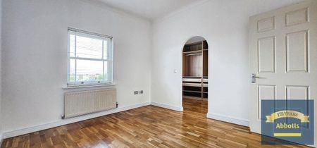 Bonny Crescent, Ravenswood - Photo 2