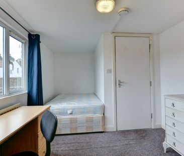 6 bedroom house to rent - Photo 3
