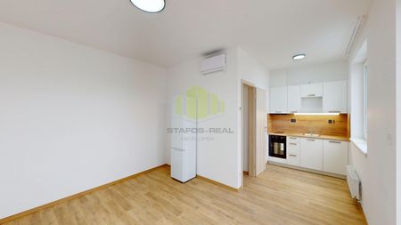 Pronájem bytu 1+kk a garsoniéry 38 m² - Fotografie 3