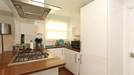 1 bedroom flat to rent - Photo 4