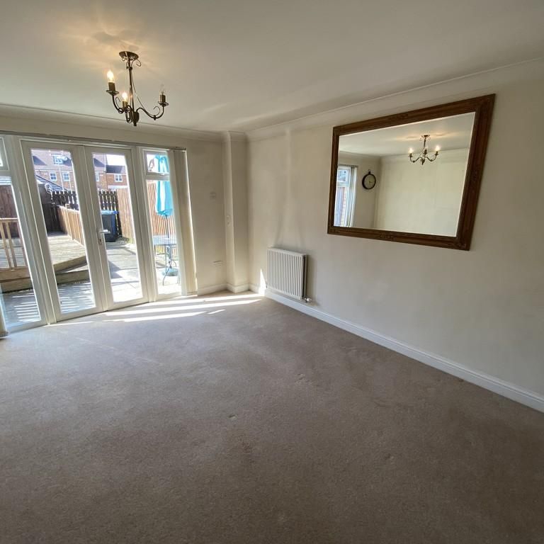 3 bedroom terraced house to rent - Photo 1