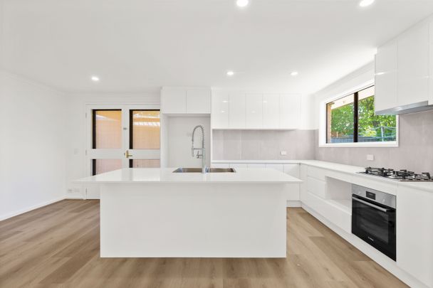 3 Bedroom Spacious Home! - Photo 1