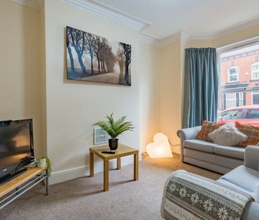 Ashville Terrace, Leeds - Photo 1