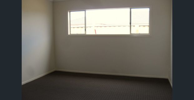 SPACIOUS FAMILY HOME - Photo 1