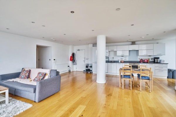 High Street, Stratford , E15, Property for rent - Photo 1