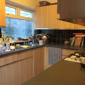 6 bedroom semi-detached house to rent - Photo 2