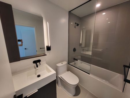 For Lease - 117 broadway Avenue Unit# Th125, Toronto, Ontario - Photo 4