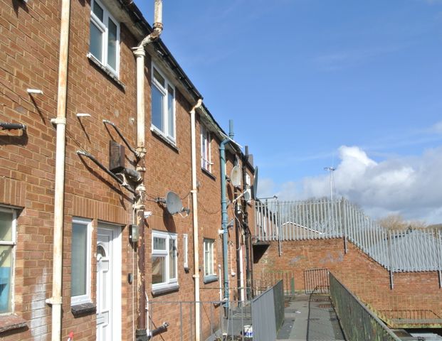 3 bedroom Property for rent - Photo 1