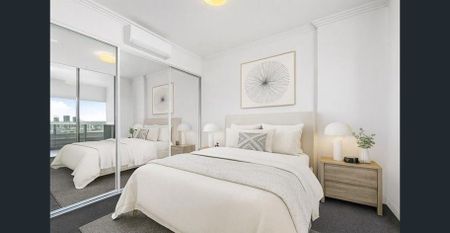 Sub-Penthouse 1 Bed + Study - with Iconic City Views - Photo 3