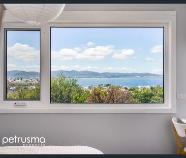 Private Townhouse with Views - Photo 2