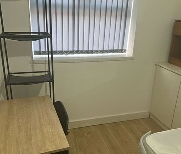 Room in a Shared House, Mora Street, M9 - Photo 3
