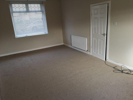 Vivian Street, Ferndale, Tylorstown - Photo 1