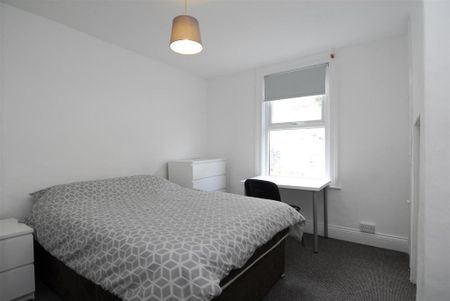 4 bedroom house to rent - Photo 2