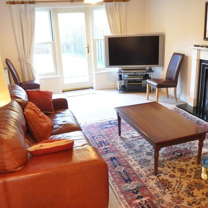 5 bedroom semi-detached house to rent - Photo 1