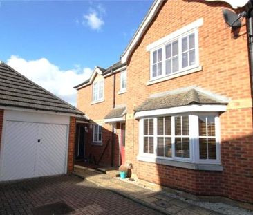 Nightingale Shott, Egham, Surrey, TW20 9SX - Photo 2