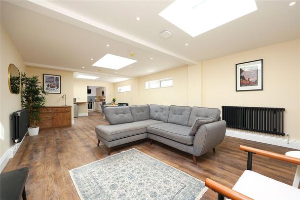 6 bedroom end of terrace house to rent - Photo 1