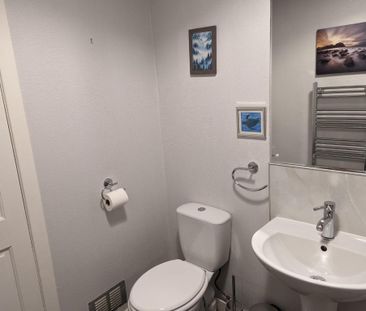 2 bedroom flat to rent - Photo 3