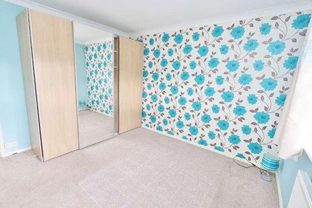 Hillrise Road, Romford, RM5 - Photo 4