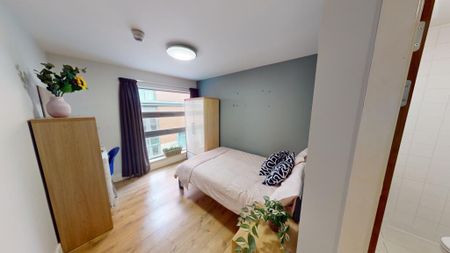 4 bedroom flat to rent - Photo 5