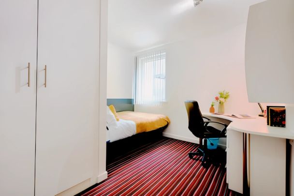 Five bed silver - Photo 1