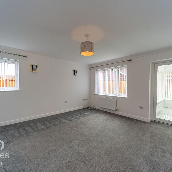 4 bedroom detached house to rent - Photo 1