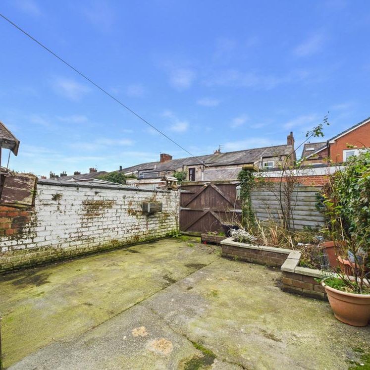 3 bedroom terraced house to rent - Photo 1