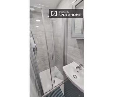 Private ensuite room to rent in Drumcondra, Dublin - Photo 5