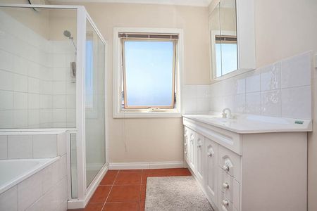 Stylish Urban Living in the Heart of Brunswick - Photo 5