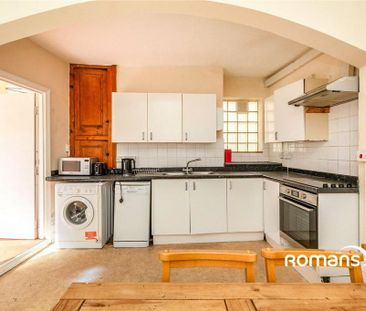 1 bedroom in a house share to rent - Photo 4