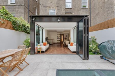 3 bedroom flat to rent - Photo 2