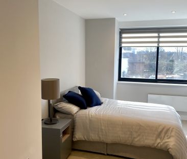 Two Double Bedroom Flat for Rent in Central Reigate - Photo 3