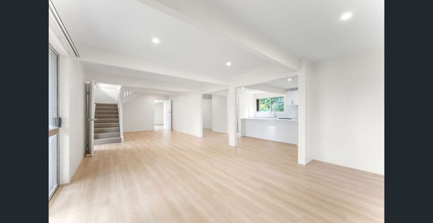 Fully Renovated Large family Home - Photo 1