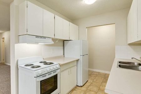 1 Bedroom - Photo 3